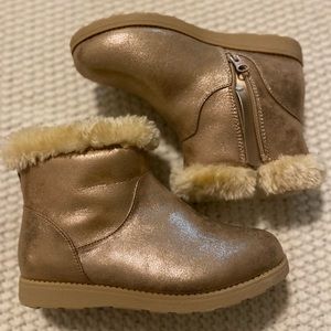 Girls boots. Perfect for Fall.